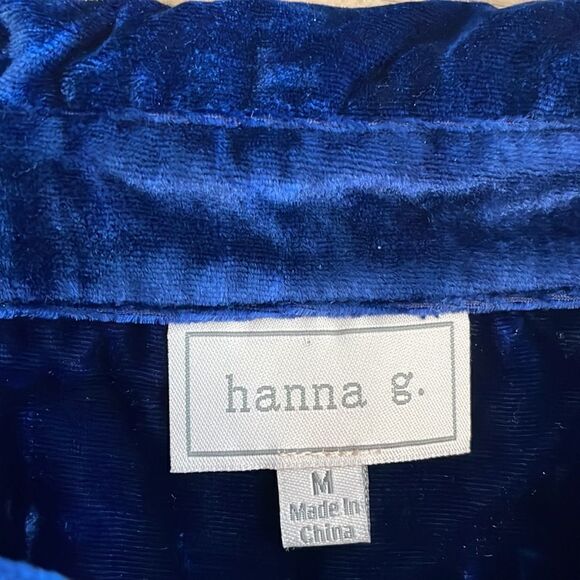 HANNA G. DESIGNED BY ARLEEN BOWMAN. RICH BLUE VELVET BUTTON BLOUSE. NEW… - Picture 12 of 13